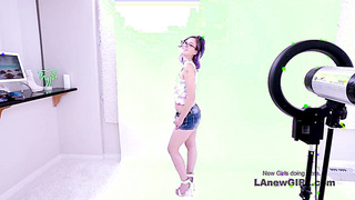 Inexperienced Sexy Model gets Pussy Fucked by Long Cock