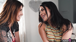 Inexperienced lesbian teen gets a lesson