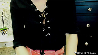 Blonde German amateur MILF LUXvanessa flashing cleavage