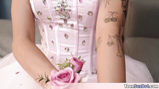 Nikki the porm night virgin gets fucked