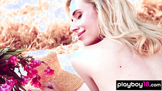 Teen hottie introduces her juicy fruits