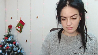 Amateur babe on webcam on Xmass Eve