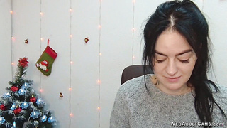 Amateur babe on webcam on Xmass Eve