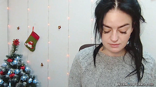 Amateur babe on webcam on Xmass Eve