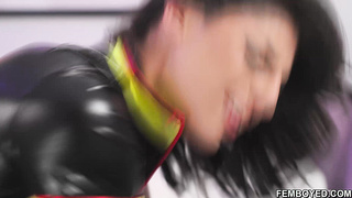 Jake Wild makes himself look even hotter