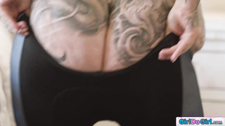 If only I could see my friends huge tits