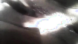 Ebony Shavanne vibes her huge clit