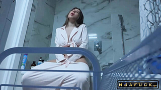 She Likes to Masturbate her Pussy in