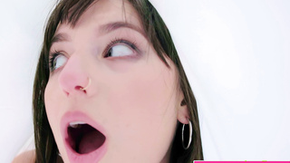 Two ghosts are teen stepsis and her BFF