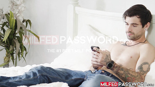 Big butt Jenna Star gets her tight vag fingered and licked before giving blowjob