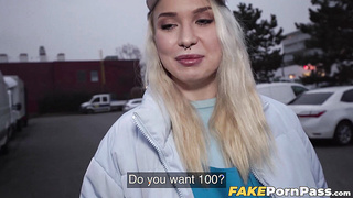 Cool delivery babe Vera Jarw guides my penis into her wet mouth and vagina