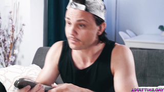 Straight guy's gives his 1st blowjob ever!