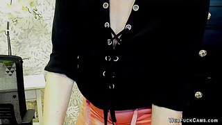 Amateur blonde German MILF LUXvanessa poses on webcam