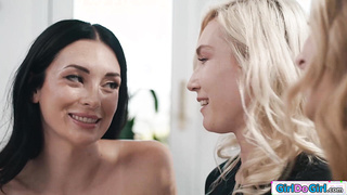 Lesbians pussy n anal fisted by neighbor