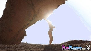 Hairy pussy all natural MILF posed naked