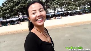 TUKTUKPATROL Gigantic Honeypot Chinese Leaks Mouth-Watering Jizz After Plow