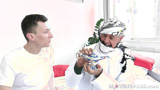 Lady Dee sucks cock while getting fucked