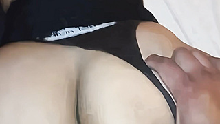 Me la cojo de perrito y me vengo en sus nalgas