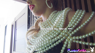 Nude blonde teen commands your attention