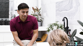 Stepmoms bubble butt makes stepson horny