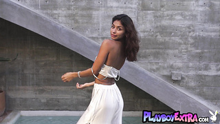 Vulnerable naked latina Carolina posing