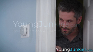 Yellow haired hottie Madison Summers pussy cleaned before hammered nicely