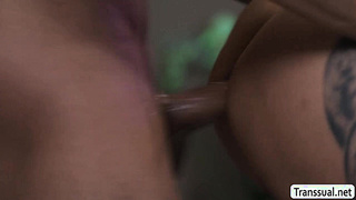 Home service masseur Axel Green analed TS customer