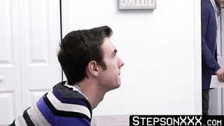 StepsonXXX.com - Luring my stepdaddy Lance Hart to fuck me by flaunting my bubble butt