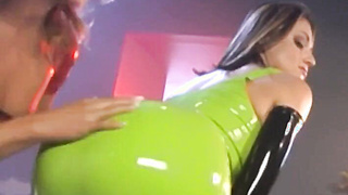 PussyCatsLatex.com - Vintage vixen gia's latex dildo encounter