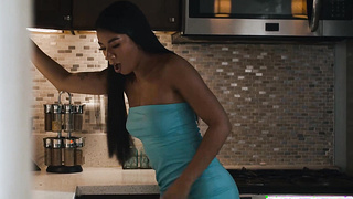 Ebonys climaxing from her vibrating toy