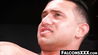 FalconsXXX.com - Blue muscle hunk raw fucks his red friend doggystyle in a wild ride