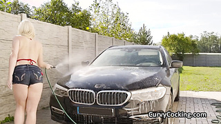 Busty bikini gf wants dick after soapy car wash