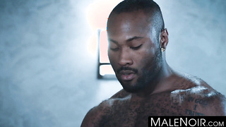 MaleNoir.com - Inked black tops plow pretty white bottom in intense gangbang