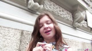 GERMAN SCOUT - legitimate Jahre Junge Renata ASS FUCKING Gefickt Bei Strassen Audition