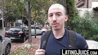 I pay this tattooed hung Manu so I can touch his well built body and stroke his cock