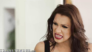 Big cock tranny Jessy Dubai fucking this hot asian beauty