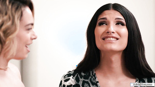 Shemale Zariah Aura is hard for roommate