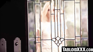 TabloidXXX.com - Piper Perri's wild couch ride ends with a dripping cumshot