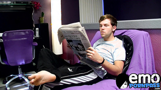 Throbbing cock Wesley Marks fucks tight ass twink hardcore