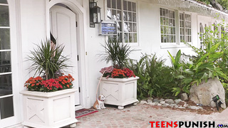 Nicky Huntsman has a rough [censored] sex with her black friend