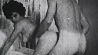 Classic MILF sucks dick before doggystyle retro fucking