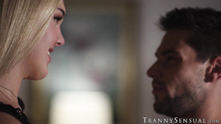 Blonde tranny Daisy Taylor ass stretched after deep blowjob