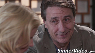 Milf wife gives her husband a nice surprise when he comes