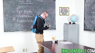 Kinky brunette babe Mercedes Carrera seduces her teacher