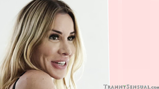 Thick cock blonde tranny Marissa Minx earns sticky cumshot