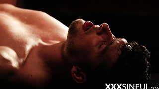 Erotic babe gets her ass fucked and jizzed on