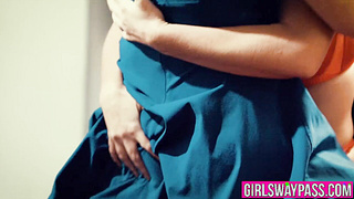 Dykes Angela White and Jay Taylor are banging their pussies