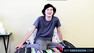 BoyObsession.com - Justin Cummings stuffs his asshole with a dildo on cam
