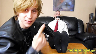 Daddy Richard Lennox has his FEET TICKLED by a twink Elis Ataxxx
