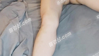 5804 외국에서 마사지받으며 자위하는 한국인 1-3 Korean 텔레 UUB892